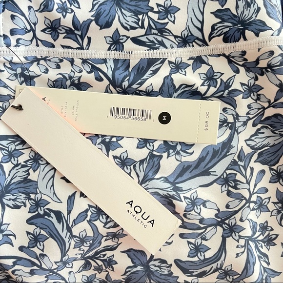 NEW AQUA Athletic Printed Leggings - Picture 4 of 6